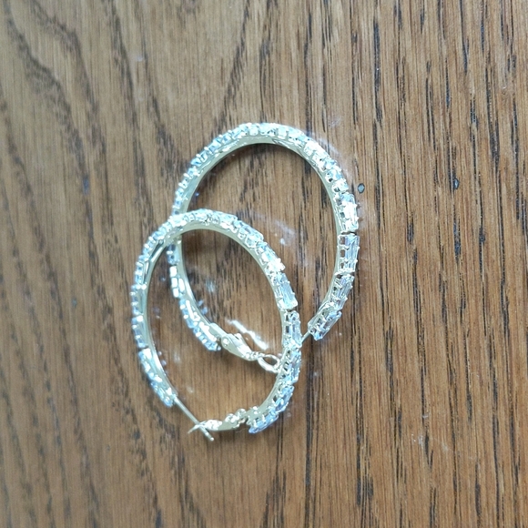 LAST ONE!! Beautiful Gold With White Sapphire Hoop Earrings - Picture 6 of 7